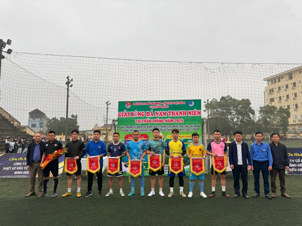 Khai mạc giải bóng đá Nam thanh niên thị trấn Thắng năm 2024.