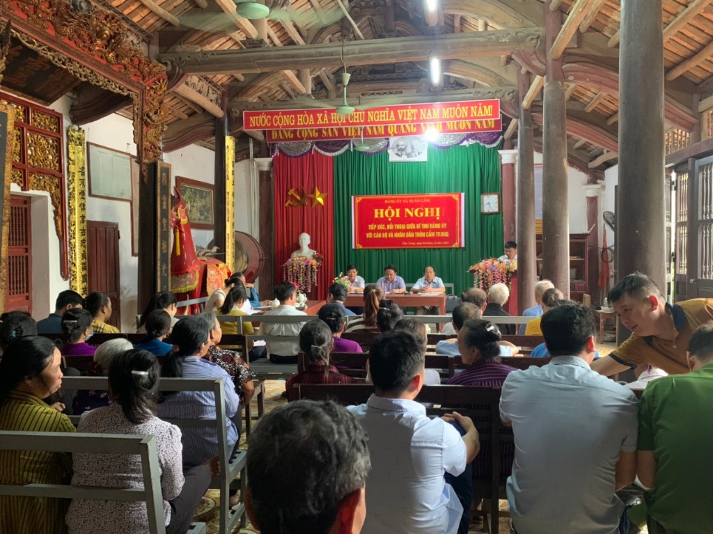 Xã Xuân Cẩm tổ chức Hội nghị tiếp xúc, đối thoại giữa bí thư Đảng ủy với cán bộ và nhân dân thôn...