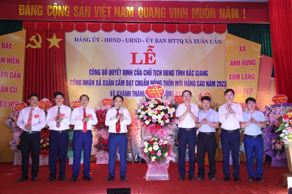 Xã Xuân Cẩm long trọng tổ chức Lễ công bố quyết định của chủ tịch UBND tỉnh Bắc Giang công nhận...